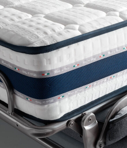 Divano letto con materasso alto 21 cm per uso quotidiano