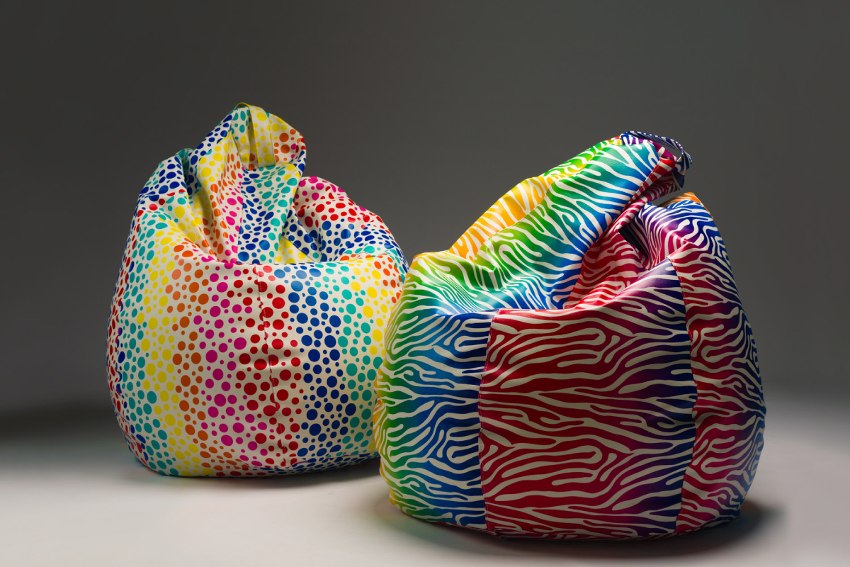 Pouf Baloo colorati in tessuto fantasia disponibili nel negozio Lombardi a Napoli
