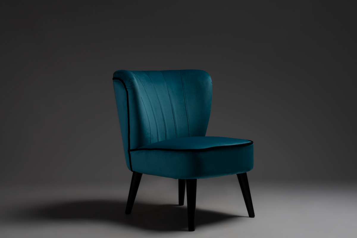Poltrona Emma imbottita dal design moderno disponibile da Lombardi Materassi e Letti a Napoli