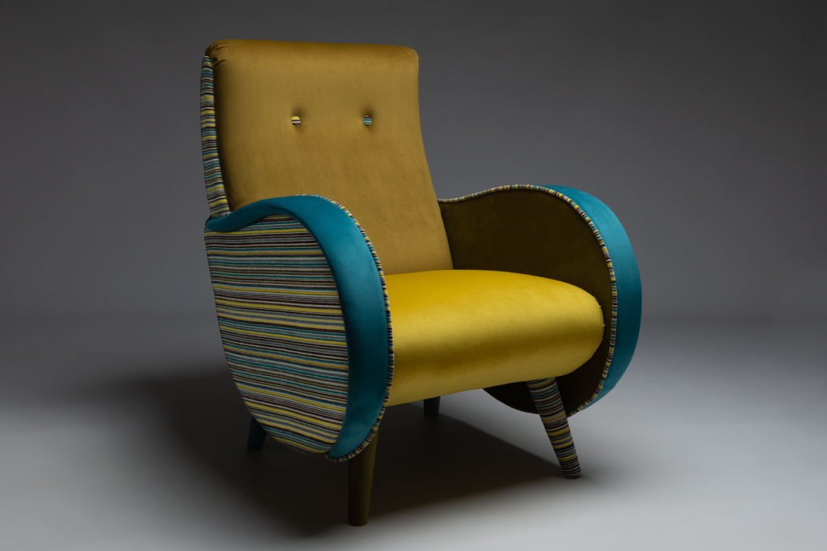 Poltrona Martina Color imbottita dal design moderno disponibile da Lombardi Materassi e Letti a Napoli
