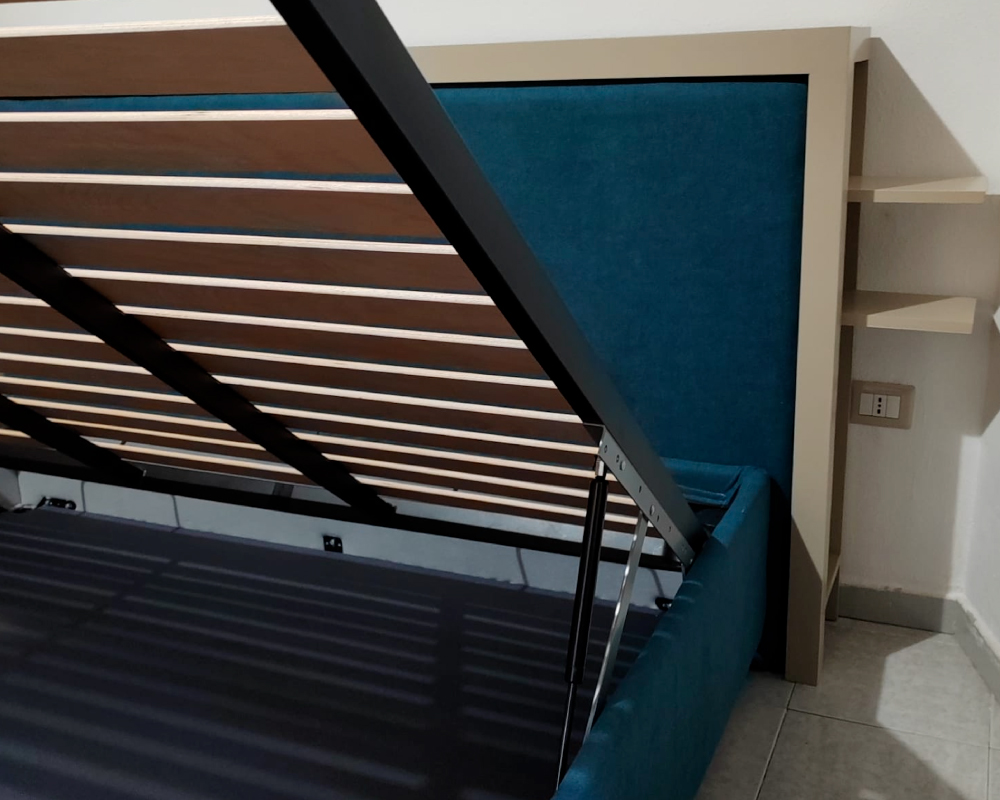 Letto-con-testata-personalizzata-
