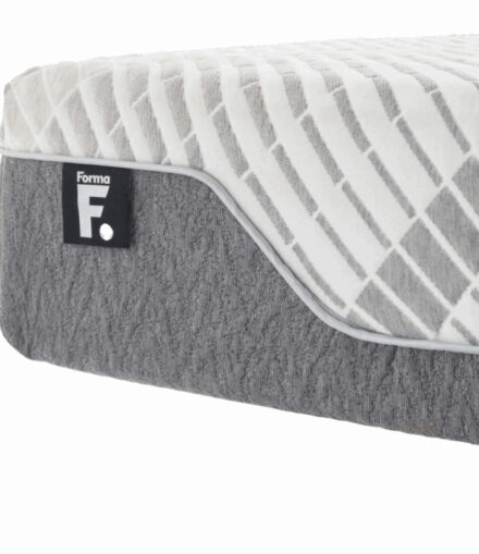 Dettaglio angolo del materasso FormaBed Jesse Hybrid con rivestimento ergonomico traspirante